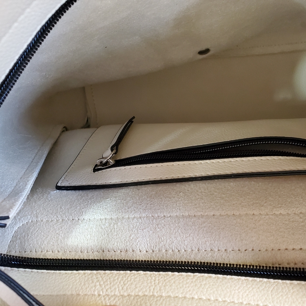 Backpack - Picture 7 of 7